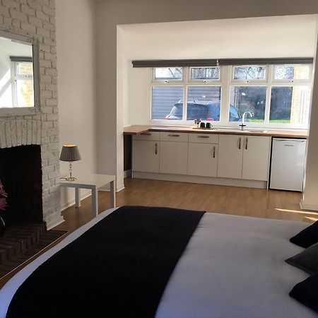 Lotus Lodge Westcliff-on-Sea Εξωτερικό φωτογραφία